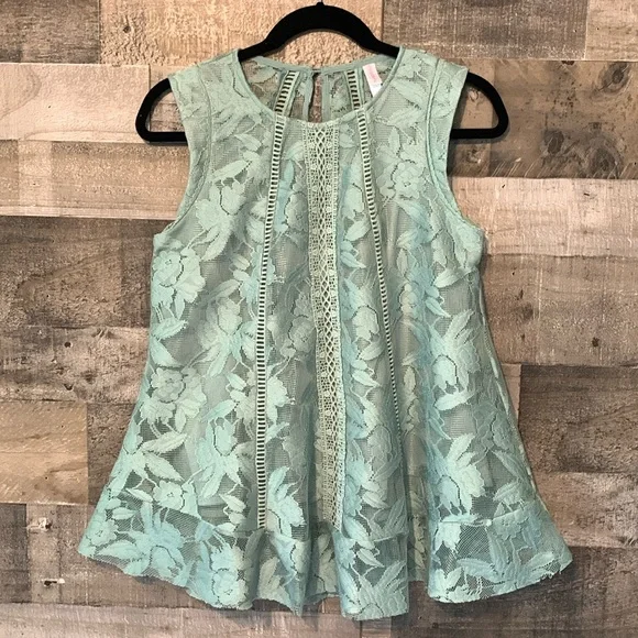 Xhilaration Sleeveless Lace Top - Picture 14 of 16